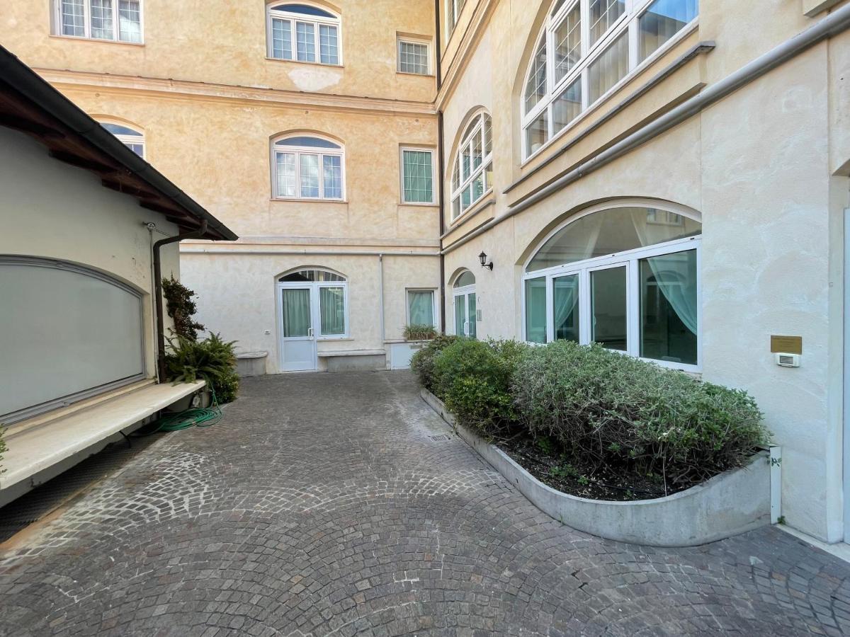 Apartment Gens Julia Rome