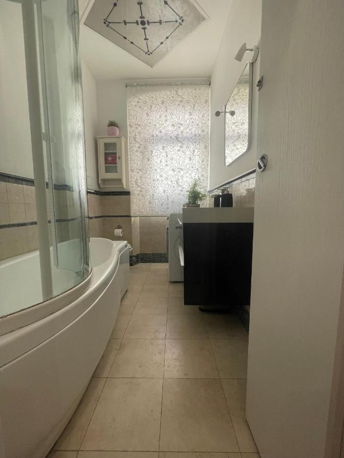 Apartment Gens Julia Rome
